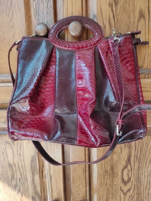 Sac à main bordeaux et noir cuir avec anse  et bandoulière, Enlèvement ou Envoi, Autres couleurs, Sac à bandoulière