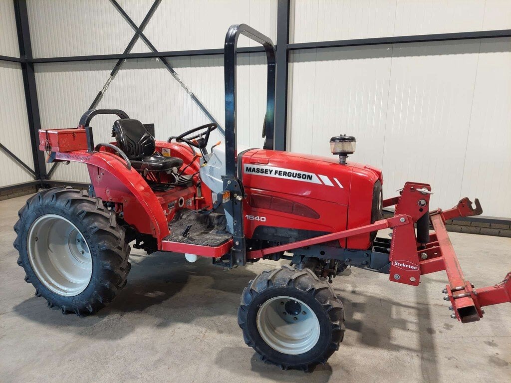 Massey Ferguson 1540 breedspoor, Zakelijke goederen, AGCO Inter, 2500 tot 5000, Info@masseyferguson.com, Johann-Georg-Fendt-Straße 4
87616  Marktoberdorf, DE