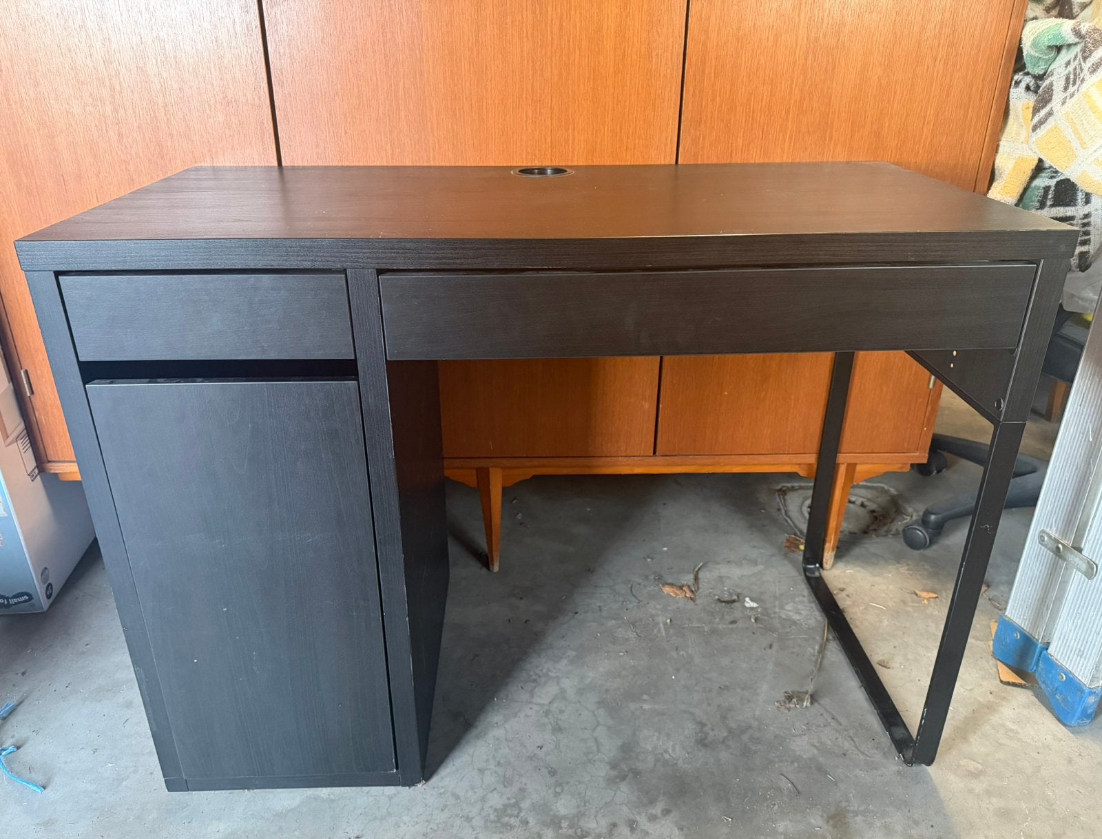 Gratis bureau, Huis en Inrichting, Ophalen, Zo goed als nieuw