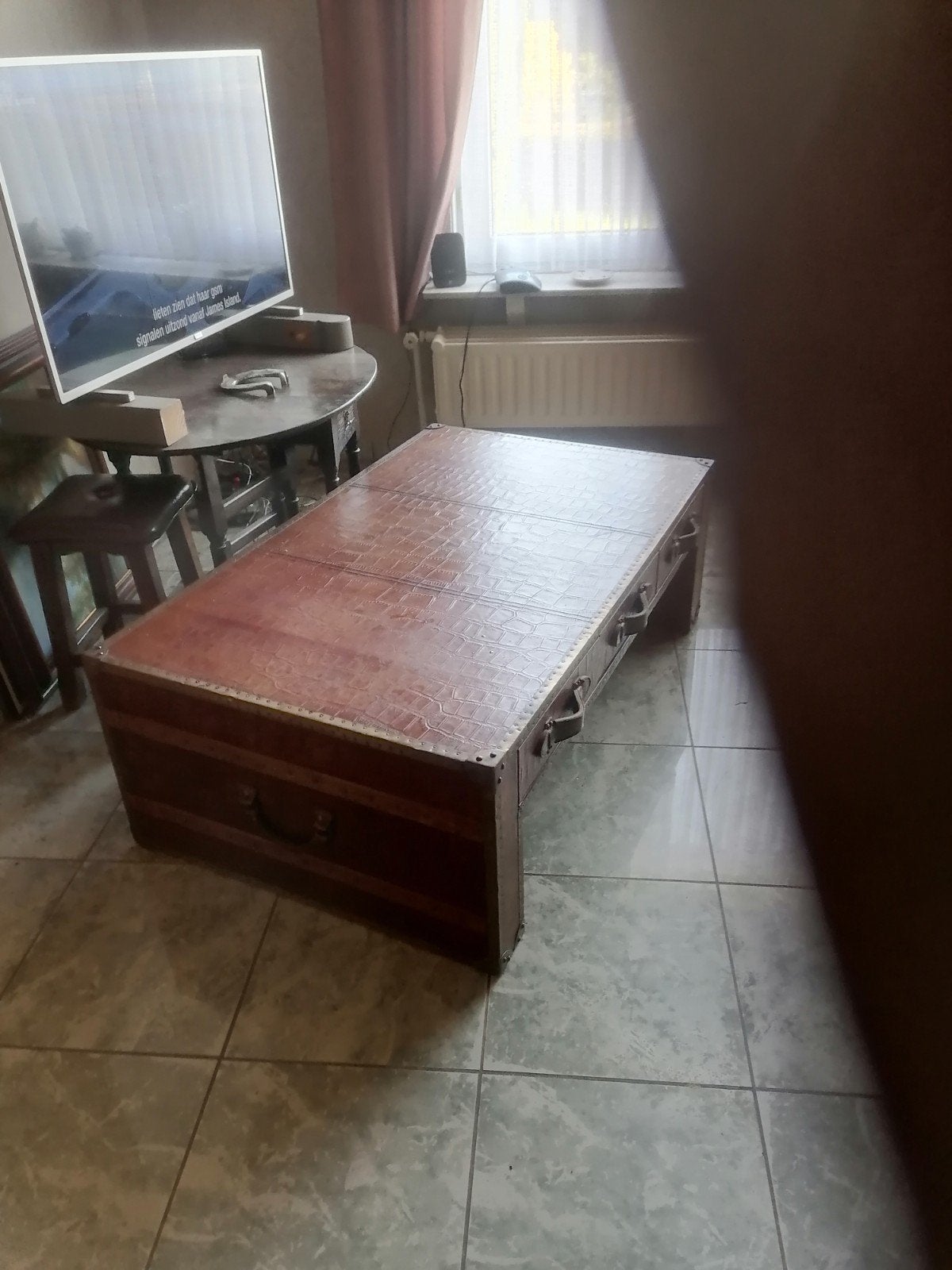 Krokodillenmotief Salontafel Lade, Ophalen