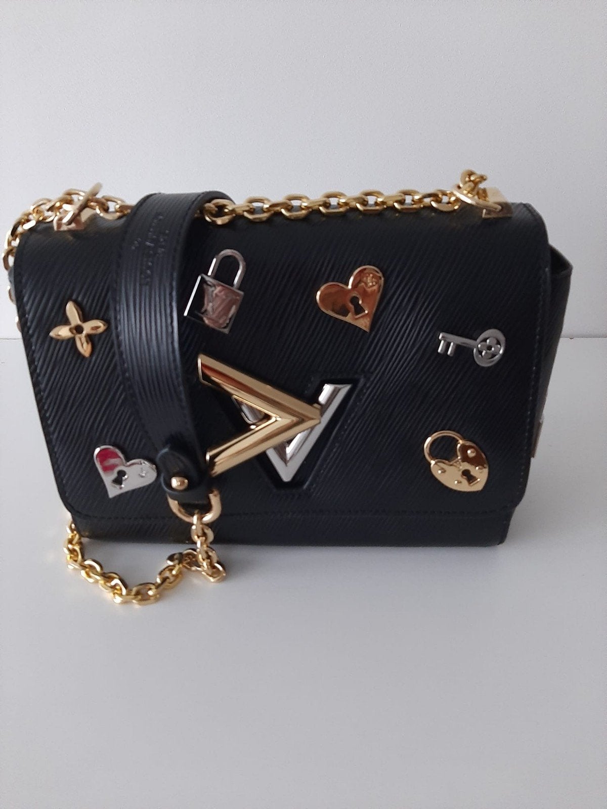 LOUIS VUITTON zwarte leren handtas met twist, Ophalen of Verzenden, Zwart