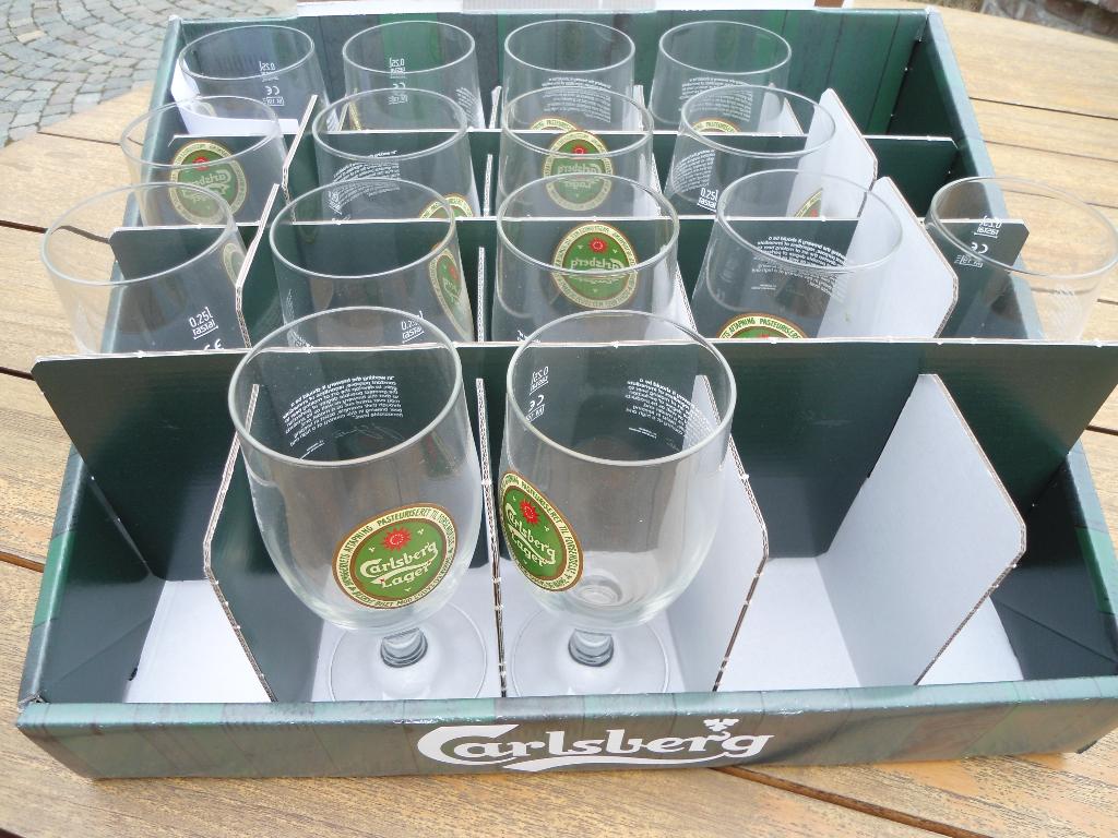 12 splinternieuwe carlsberg limited edition glazen, Verzamelen, Ophalen of Verzenden, Nieuw, Glas of Glazen