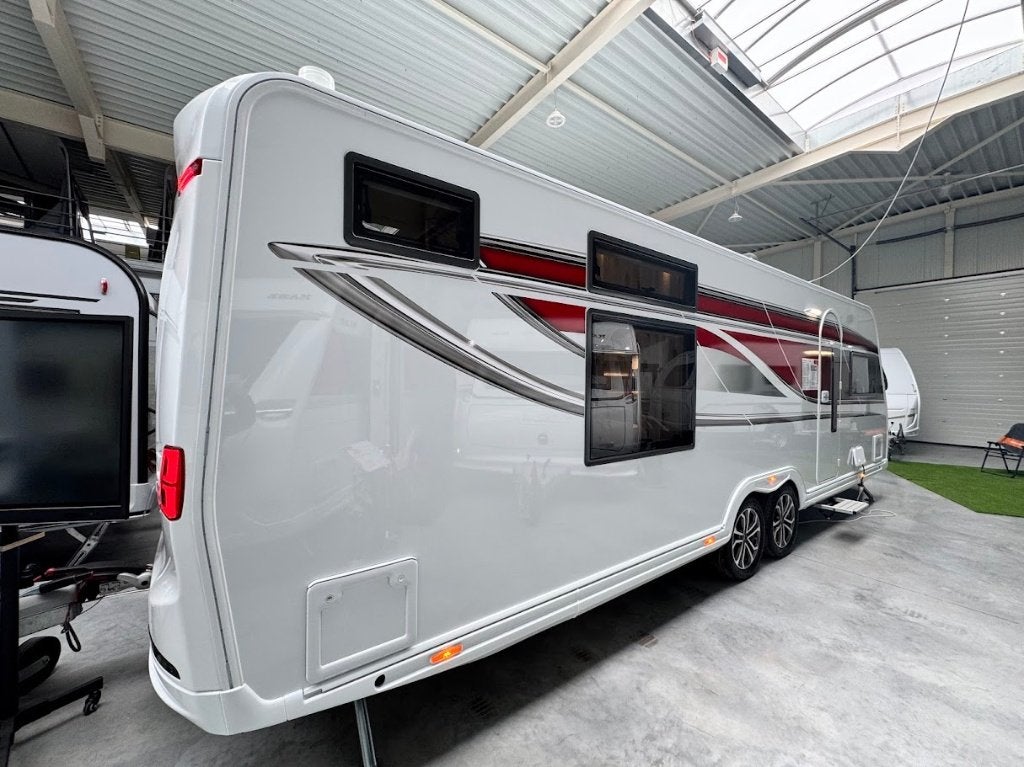 Kabe Imperial 780 TDL, Vast bed, Schokbreker, Rondzit, Bedrijf