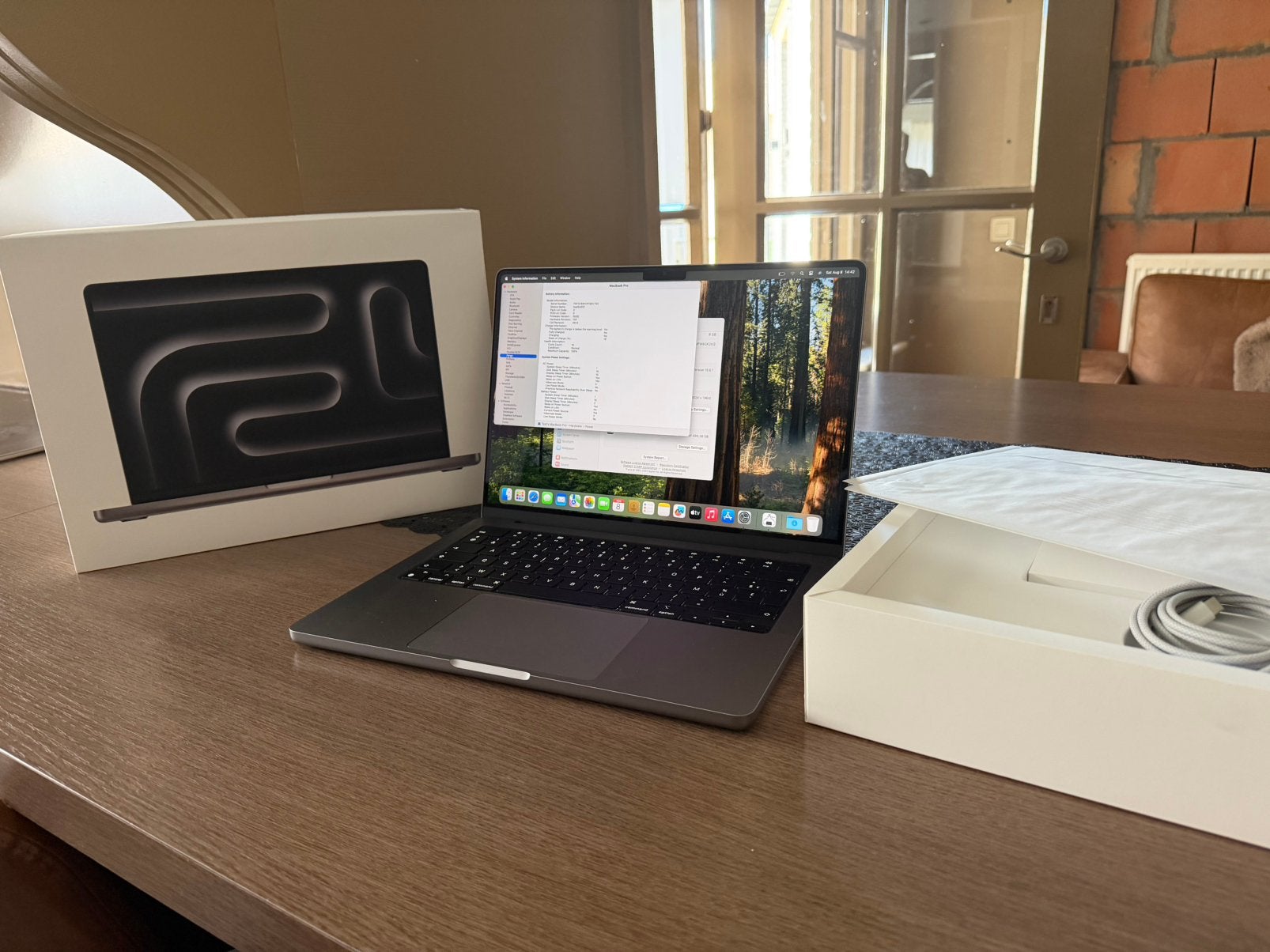 Macbook Pro 14inch bijna nooit gebruikt 100% nieuwstaat! M3, Ophalen, Zo goed als nieuw, MacBook