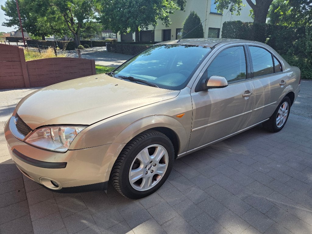 Ford Mondeo in Uitzondelijke staat, Voorwielaandrijving, 4 deurs, Zwart, Leder