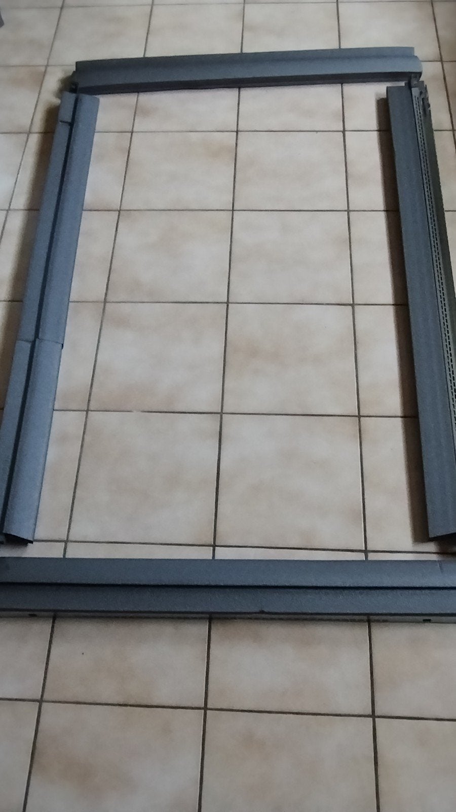 Nouveau cadre isolant VELUX GGU UK04 (taille 134 x 98 cm), Bricolage & Construction, Enlèvement