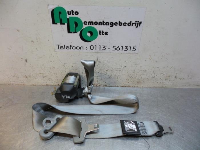 Ceinture de sécurité arrière centre d'un Renault Clio (Cl, Renault, -, 3 mois de garantie, Utilisé