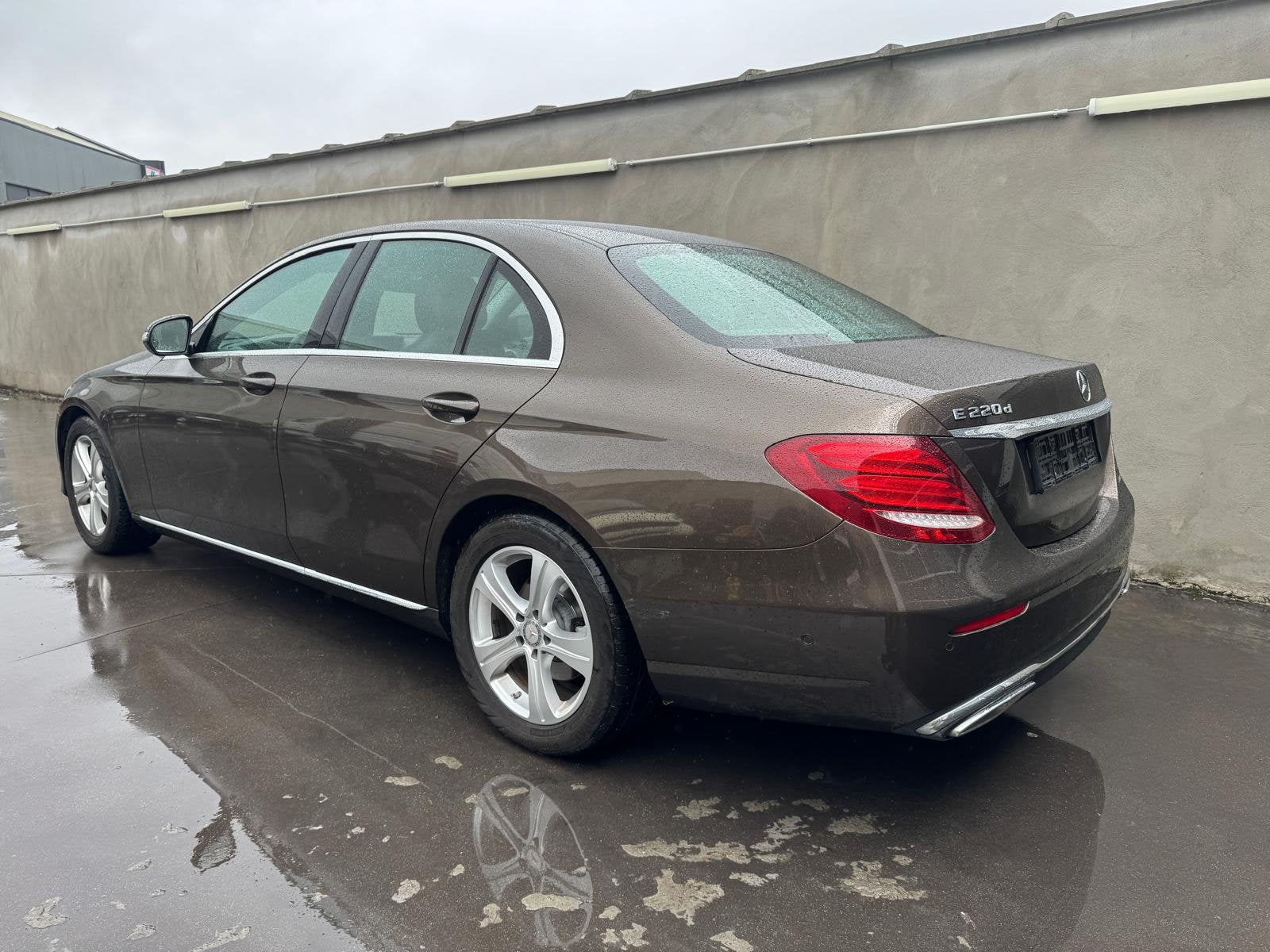 Mercedes E220 CDI, Autos, Euro 6, Entreprise, Automatique, Rétroviseurs électriques
