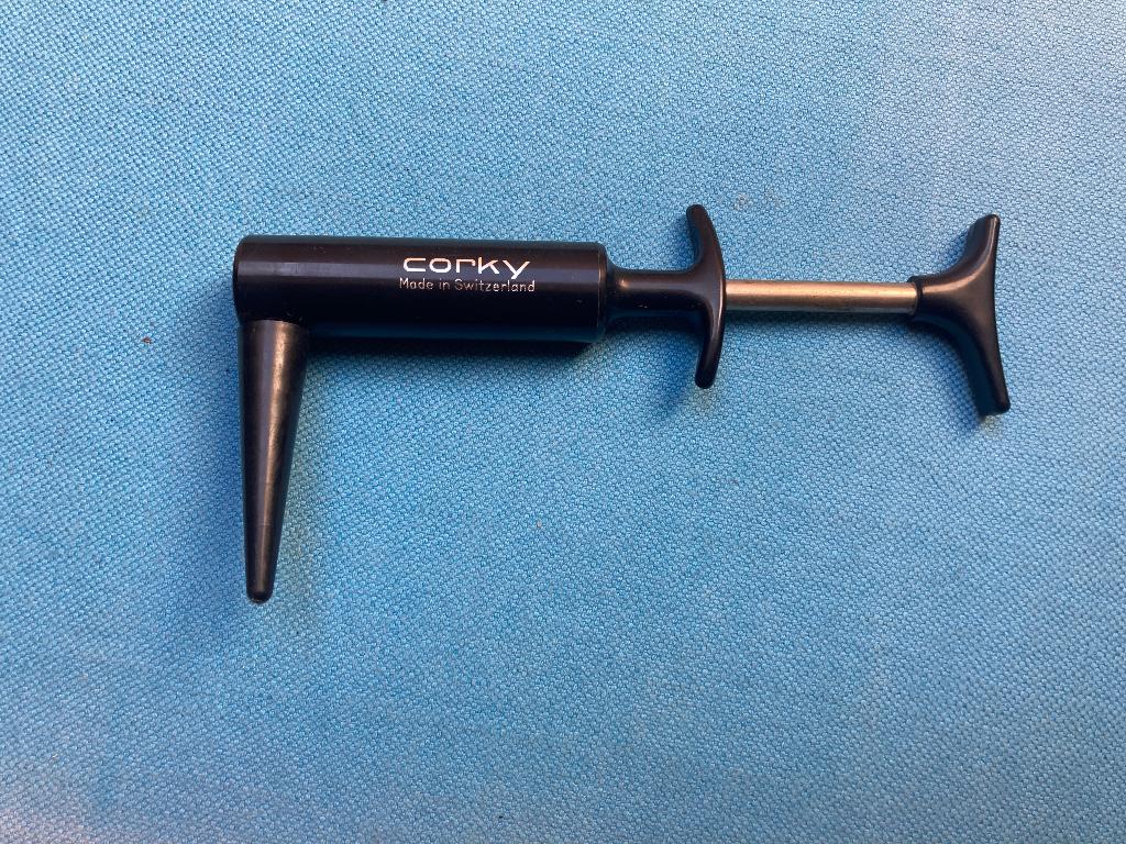 Corky kurkentrekker met naald en perslucht, Antiek en Kunst, Ophalen of Verzenden
