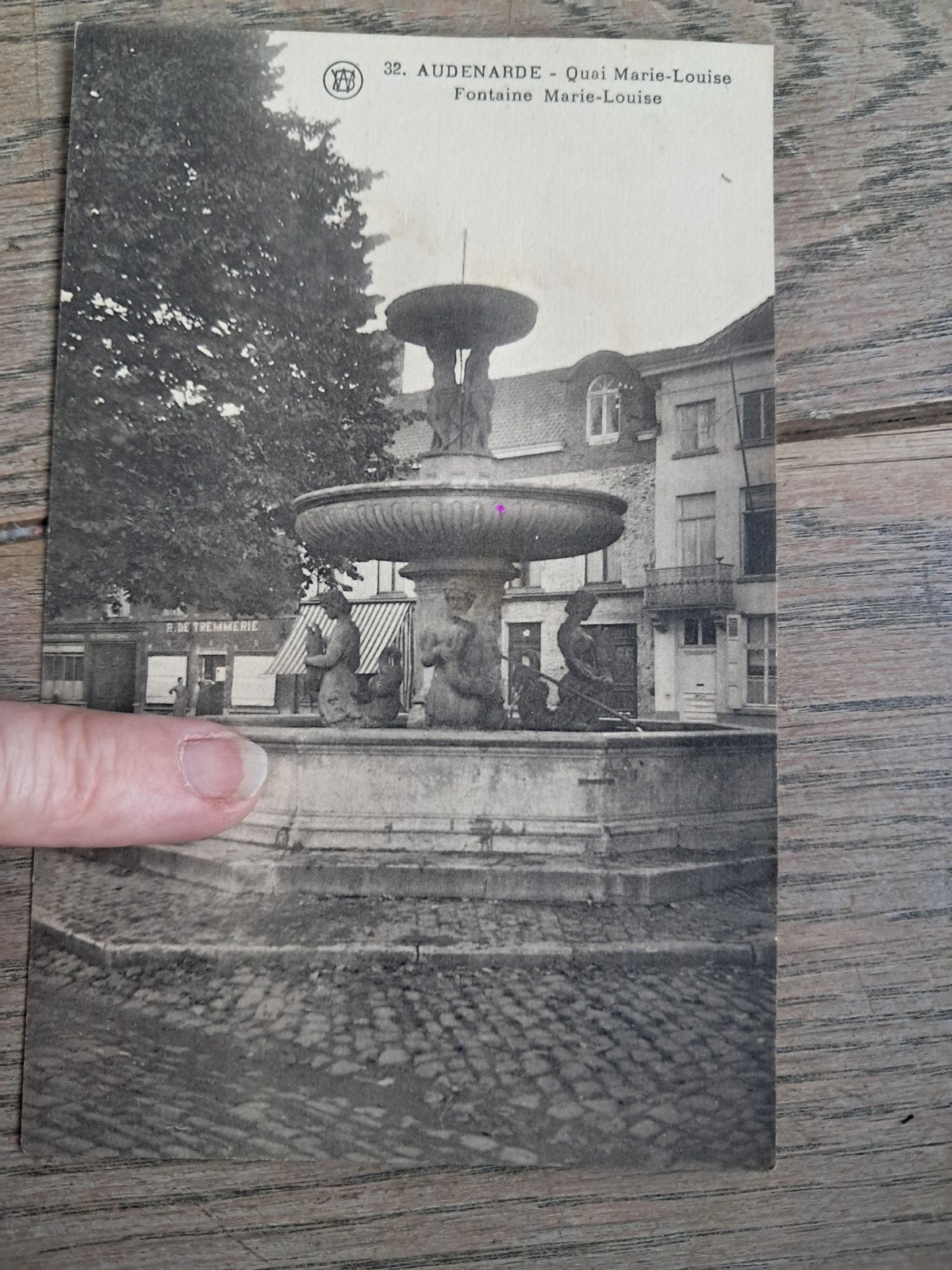 oude onbeschreven pk Oudenaarde: fontein Louise-Marie, Ophalen of Verzenden