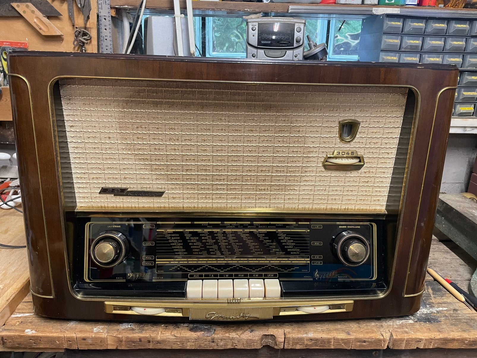 Vintage radio Grundig 3D klank 3045, Ophalen, Gebruikt, Radio