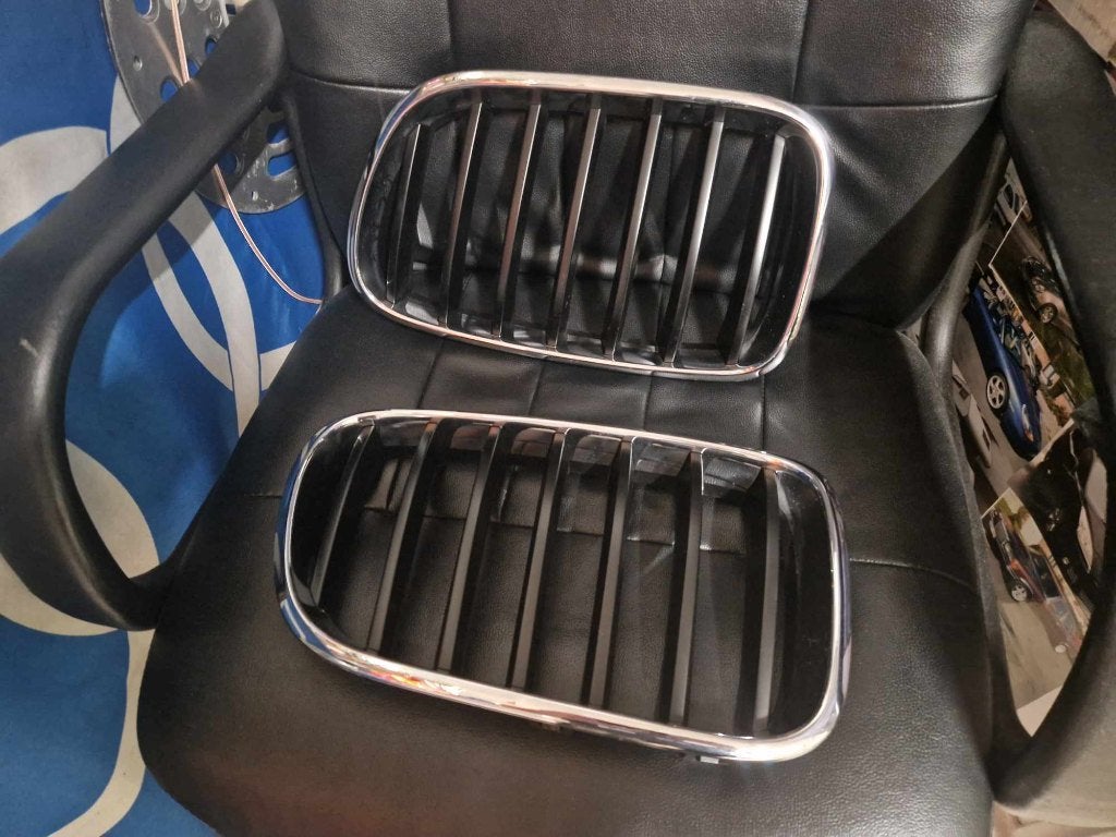 Grille de calandre original Bmw f10, Enlèvement, Utilisé, BMW, Capot moteur