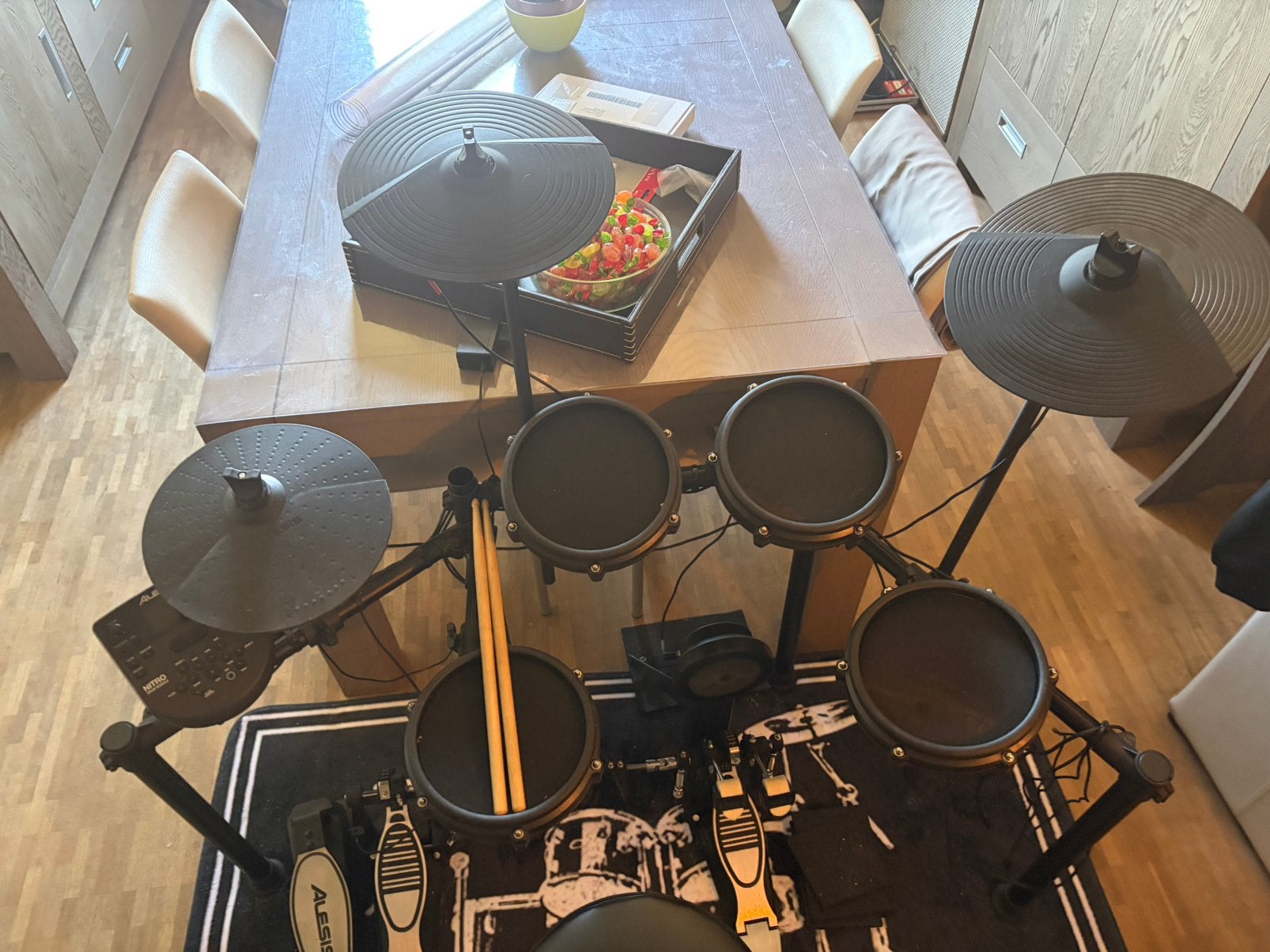 Alesis nitro meshkit met toebehoren, Muziek en Instrumenten, Drumstellen en Slagwerk, Ophalen, Zo goed als nieuw