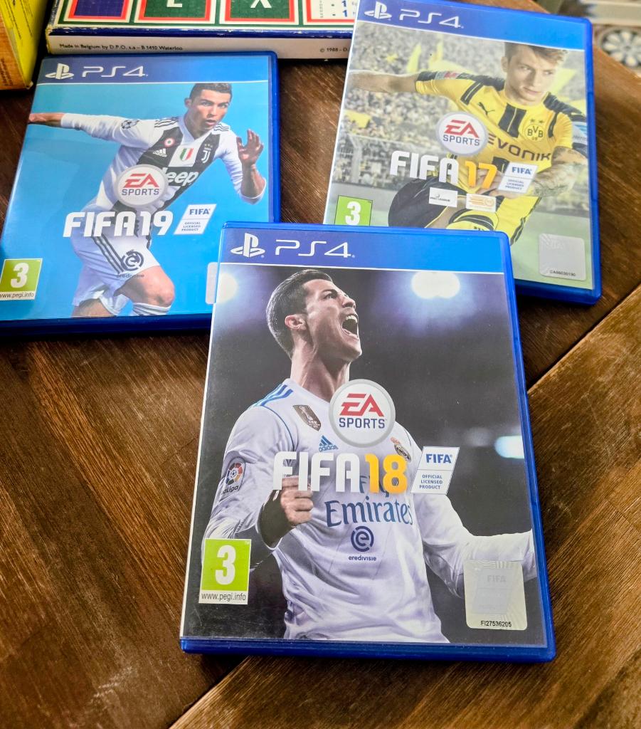 Jeux PS4, Enlèvement ou Envoi, À partir de 7 ans, Comme neuf, 3 joueurs ou plus