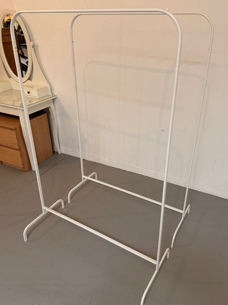 4x Witte Metalen Kledingrek / Kledingroede, Ophalen, Gebruikt