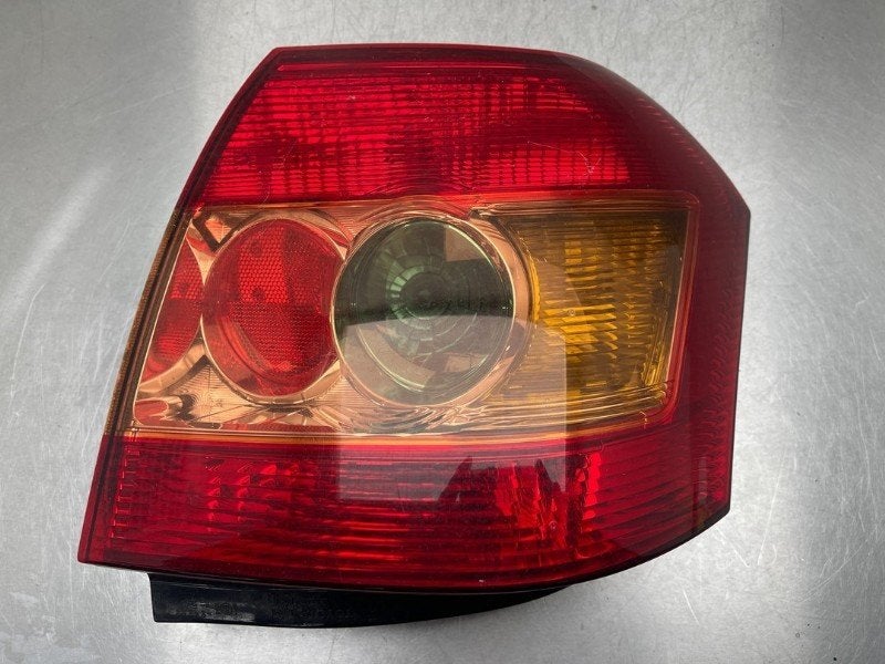 FEU ARRIÈRE DROIT Toyota Corolla (E12) (|8155113650|), Kundenbetreuung@toyota.de, Toyota, Utilisé, Toyota-Allee 2
50858  Köln, DE