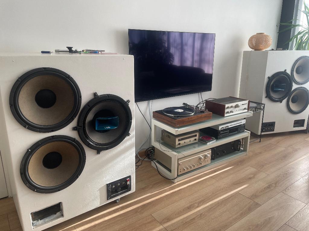 Ultra rare enceintes urei815, Enlèvement, Utilisé, 120 watts ou plus, Haut-parleurs Frontaux, Arrière ou Stéréo