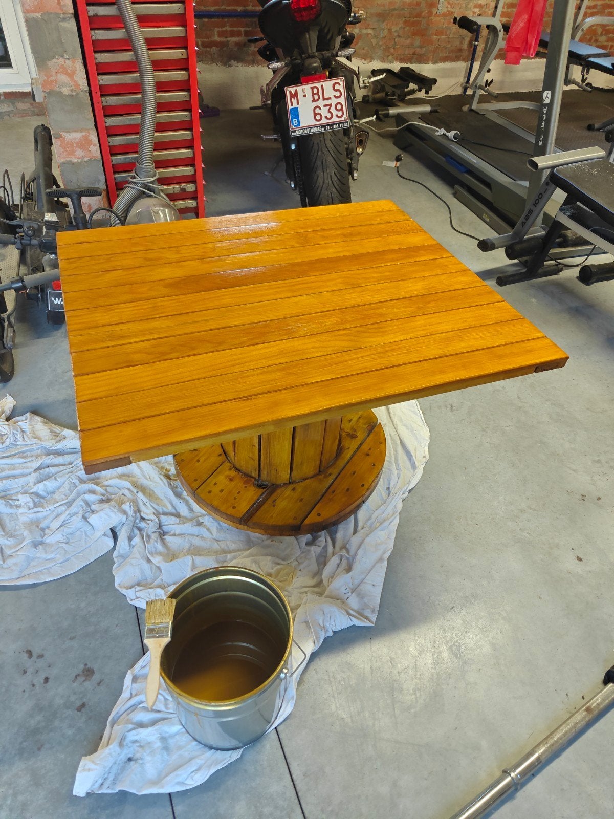 Table d'extérieur, Enlèvement