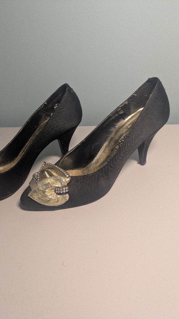 Vintage pumps met gouden detail, Kleding | Dames, Schoenen, Ophalen, Pumps, Avance, Zwart