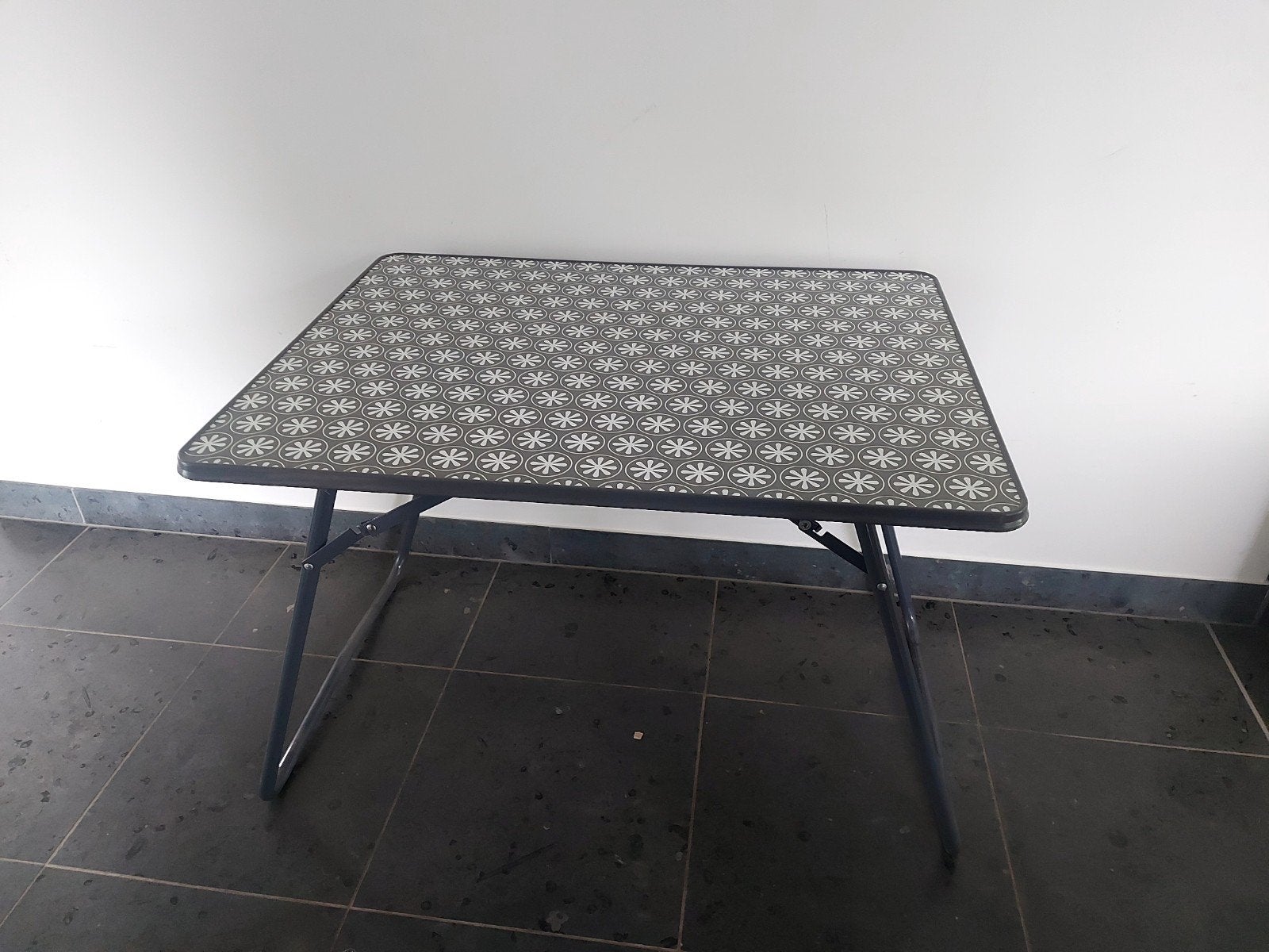 Inklapbare HEMA campingtafel met bloemenpatroon – 80 x 60 x, Enlèvement, Comme neuf, Table de camping