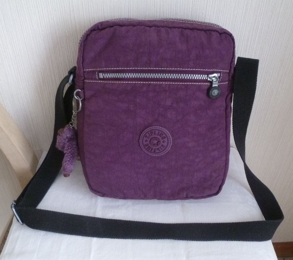 Paarse tas van Kipling gedragen als band + aap (OK tablet), Ophalen of Verzenden, Gebruikt, Paars, Kipling