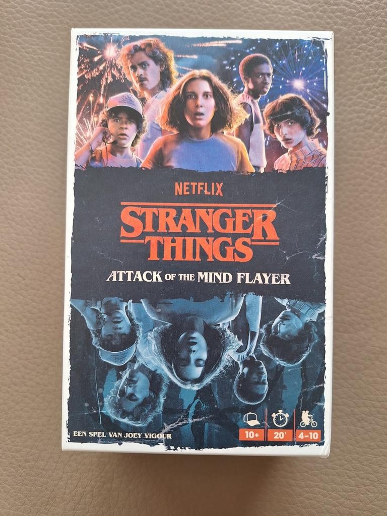 Stranger Things - Jeu de plateau Attack of the Mind Flayer, Trois ou quatre joueurs, Enlèvement ou Envoi, Comme neuf, REPOS production