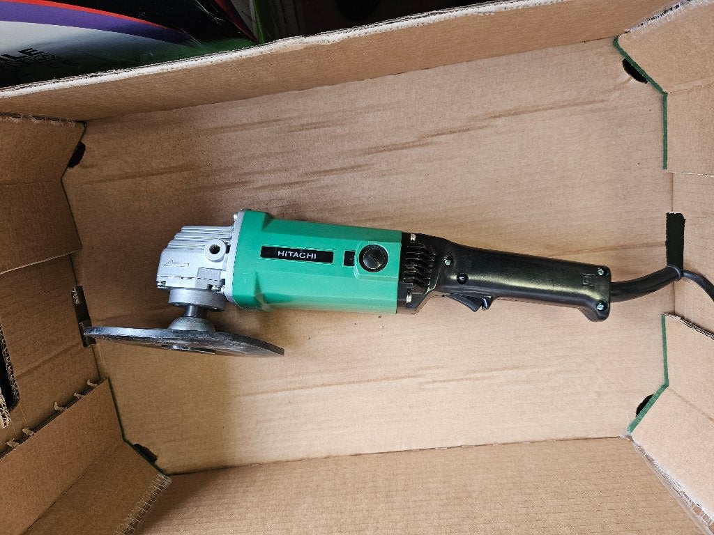 Machine à poncer et à polir Hitachi 180 mm, Autos : Divers, Produits d'entretien, Enlèvement