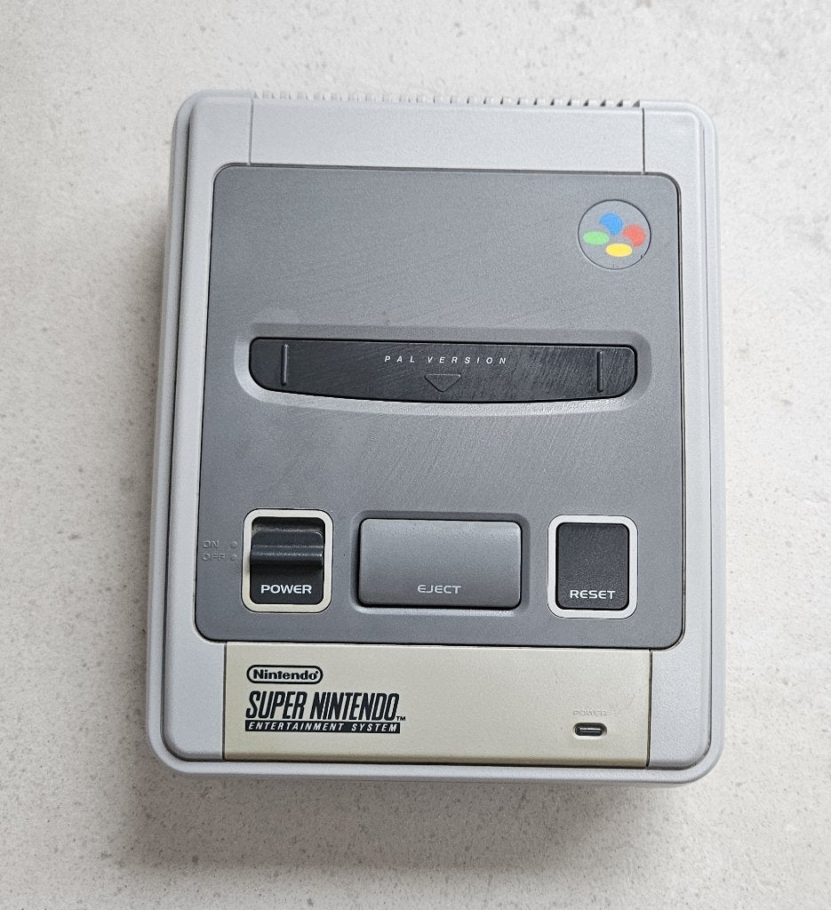 Super nintendo + 2 manettes + 2 jeux + super gameboy, Games en Spelcomputers, Ophalen, Gebruikt