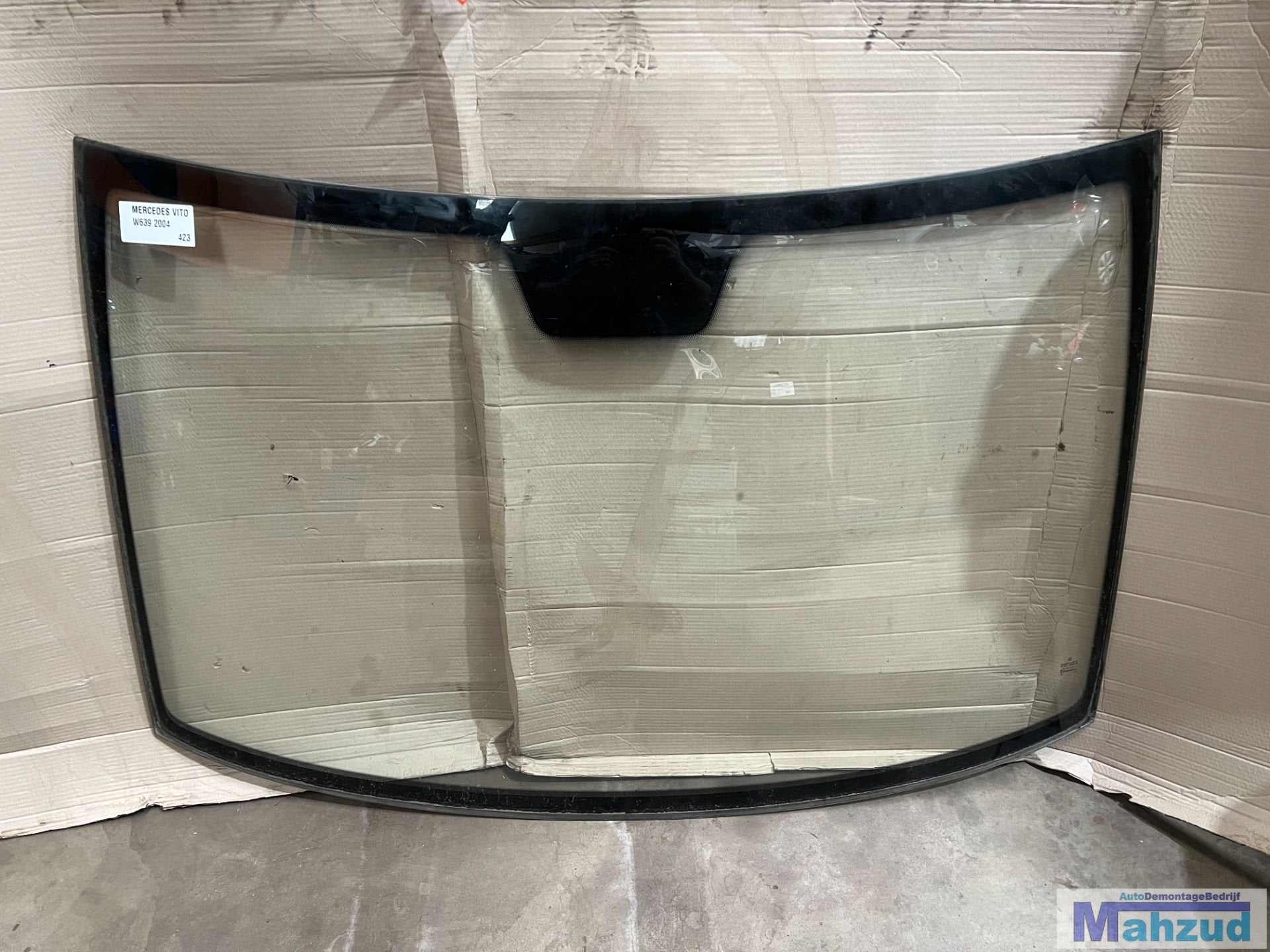 Pare-brise avant MERCEDES VITO W639 2003-2009, Mercedes-Benz AG, Mercedes-Benz, Utilisé, Mercedesstrasse 120
70372  Stuttgart, DE