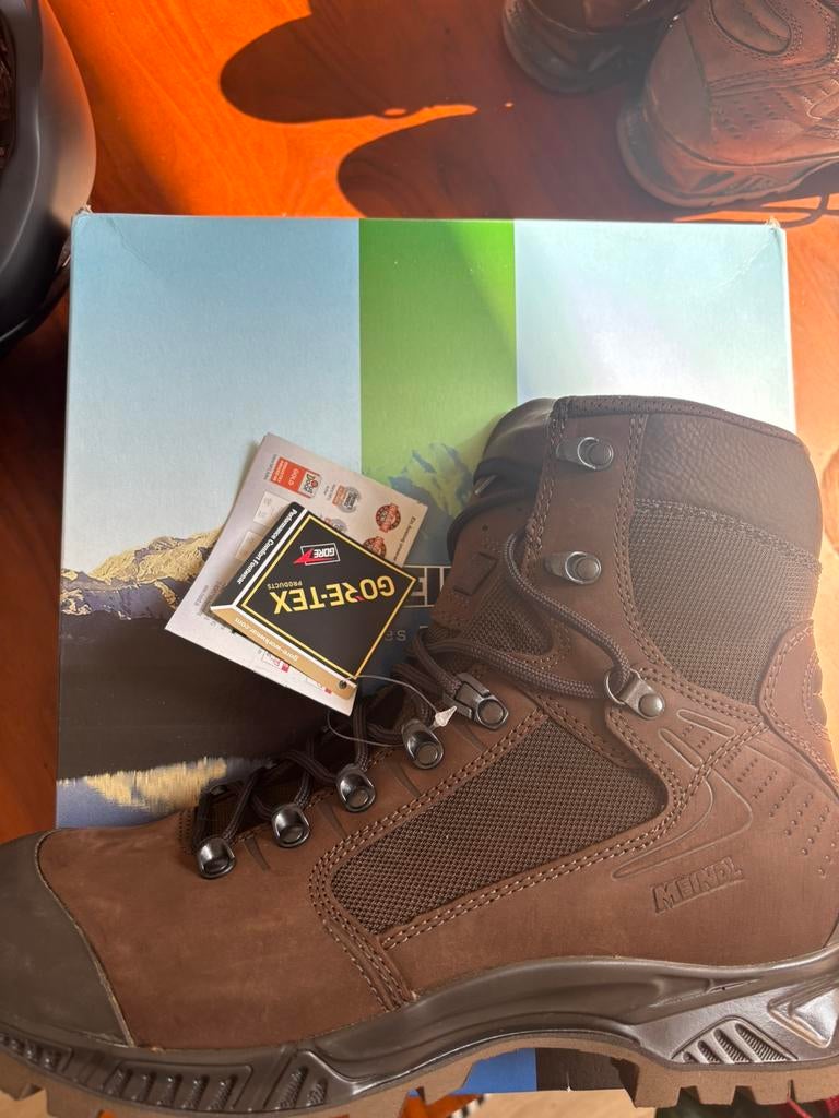 Meindl wandelschoenen nieuw 44, Sport en Fitness, Bergsport en Wandelen, Ophalen, Zo goed als nieuw