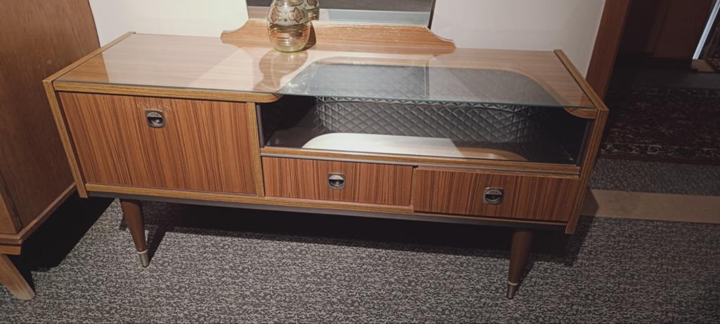 Vintage dressoir, Ophalen