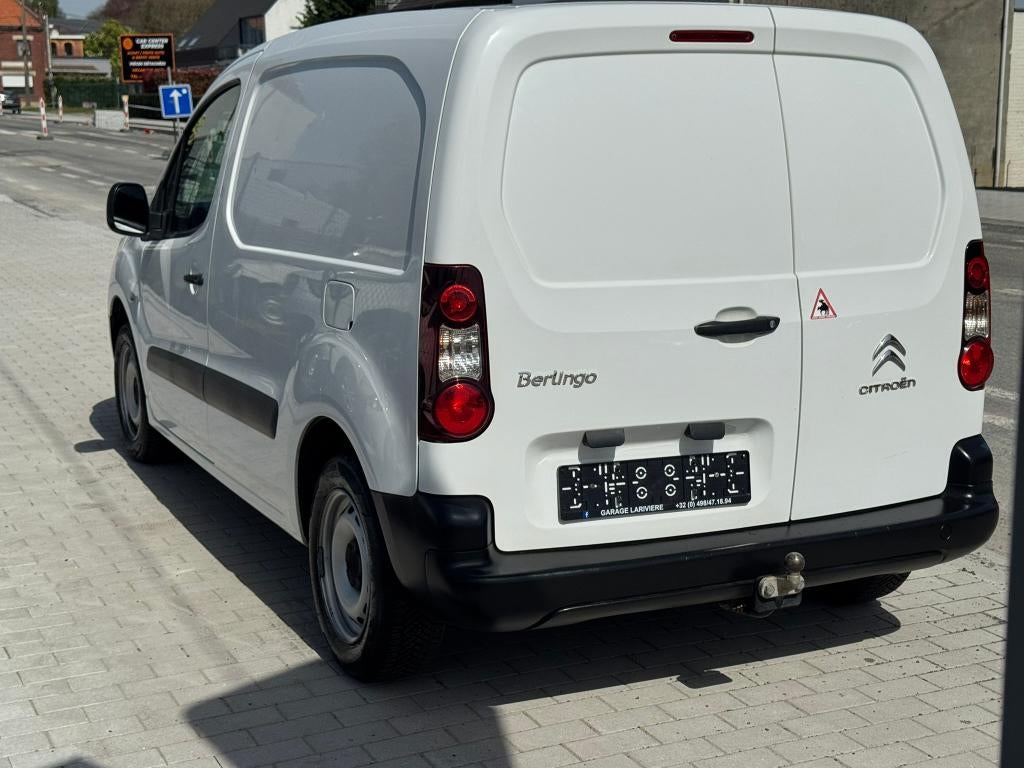 Citroën Berlingo ( 3 Places ), Achat, https://public.car-pass.be/vhr/26ee136b-13ad-4931-9387-94536fd3f4c7, Euro 6, Entreprise