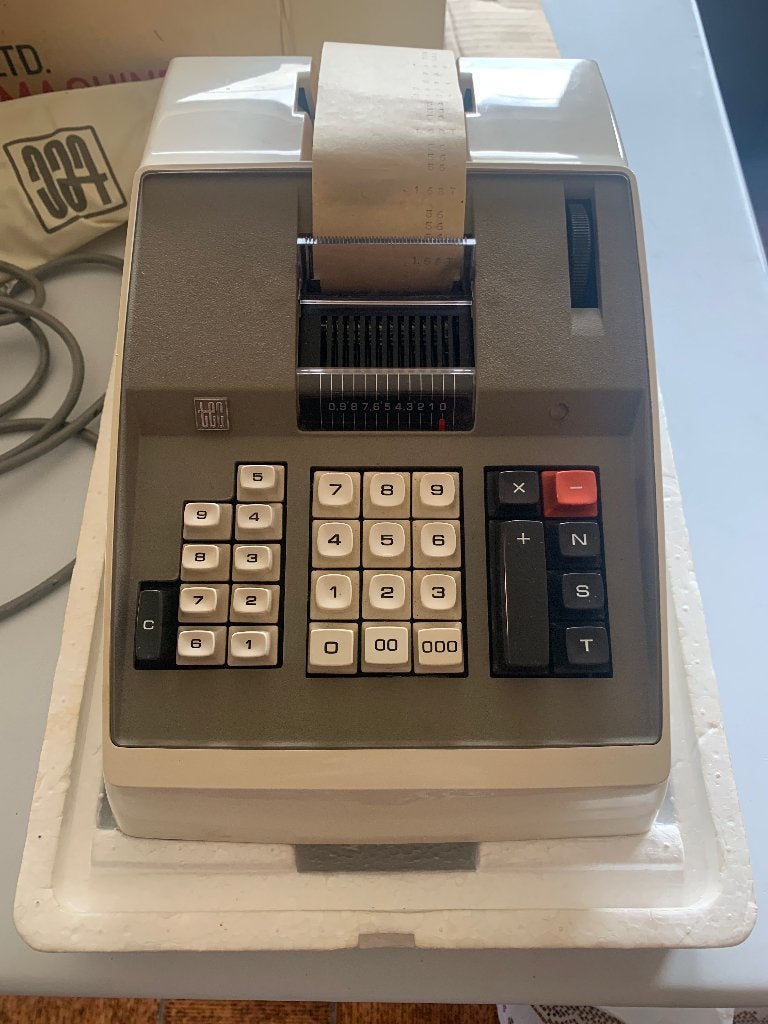 Oude elektrische rekenmachine TEC, Ophalen, Gebruikt