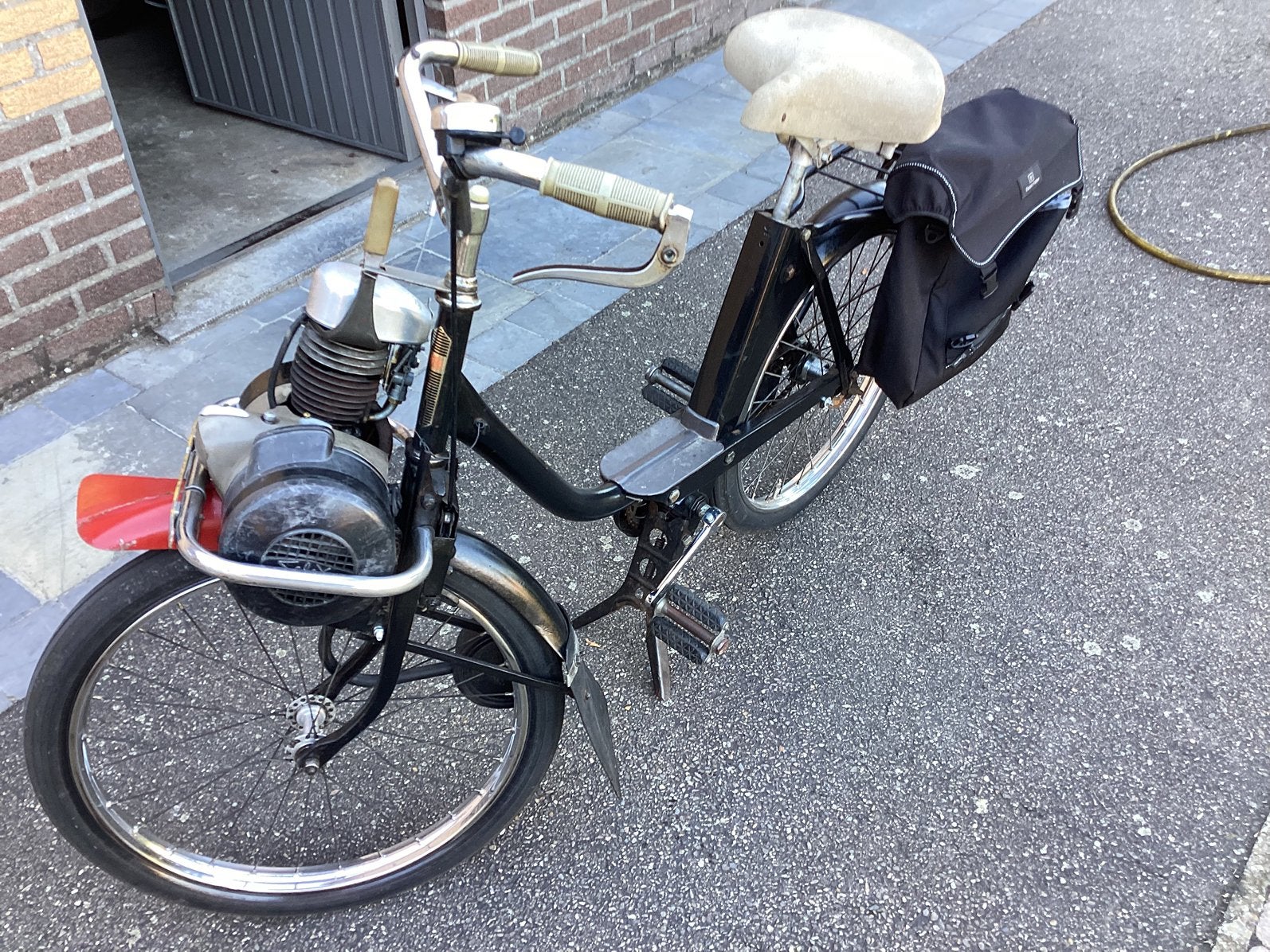 Solex, Fietsen en Brommers, Ophalen
