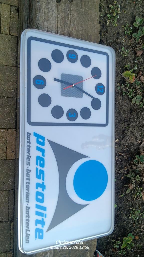 Prestolite garage klok voor mancave, Ophalen