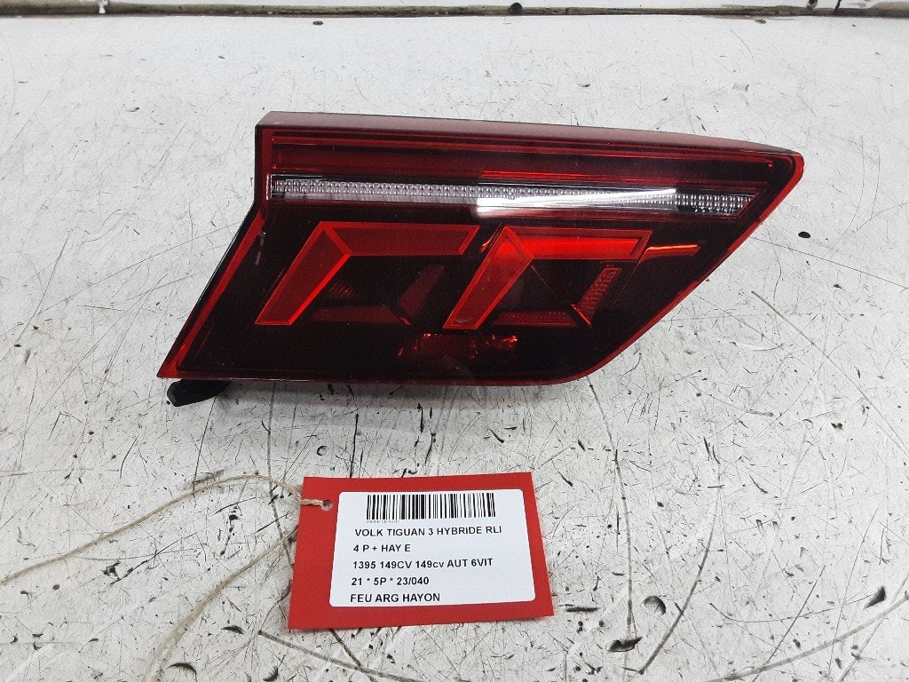 ACHTERLICHT LINKS ACHTERKLEP Tiguan (AD1) (5NA945307H07S), Gebruikt, Volkswagen, Mevr. I. Hauben, Rue de l'Espoir 34 34
4030  GRIVEGNÉE, BE