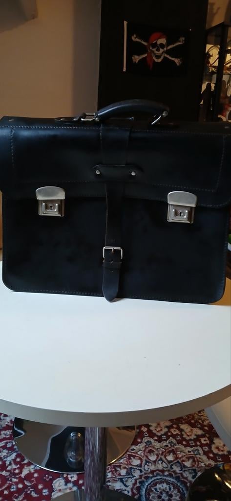 LEDER TAS ANTWERPEN, Ophalen