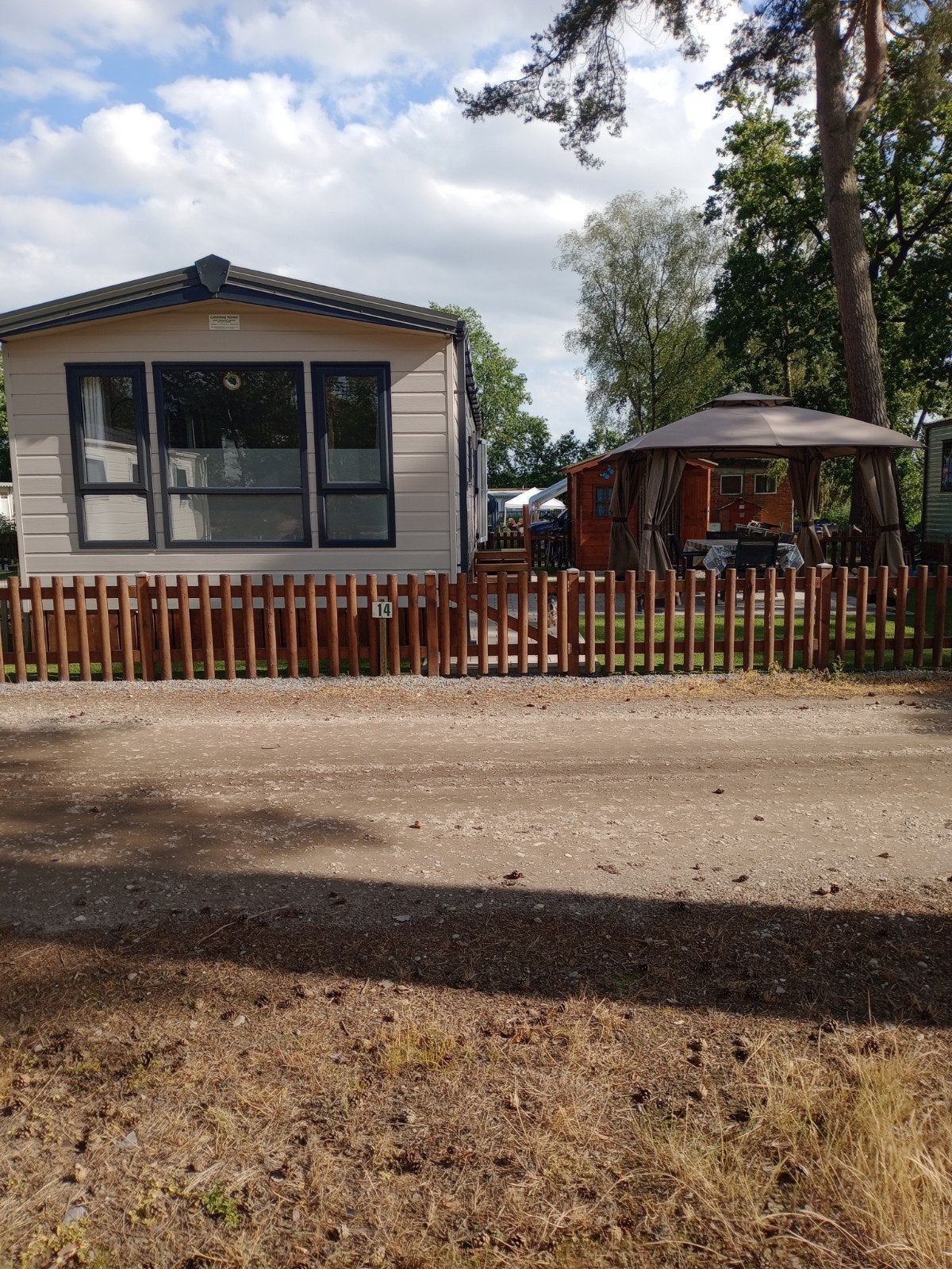 Stacaravan bouwjaar 2023 merk Enjoy 11 m lang 3.60 breed