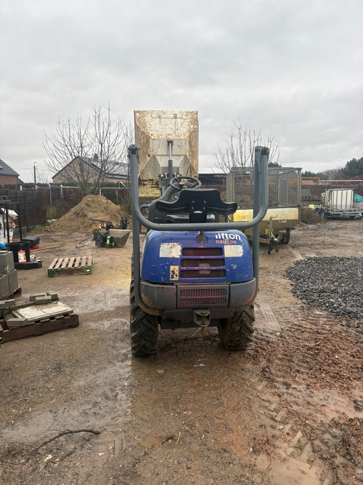 Dumper 1 tonne disponible a la location, Articles professionnels, Enlèvement, Dumper