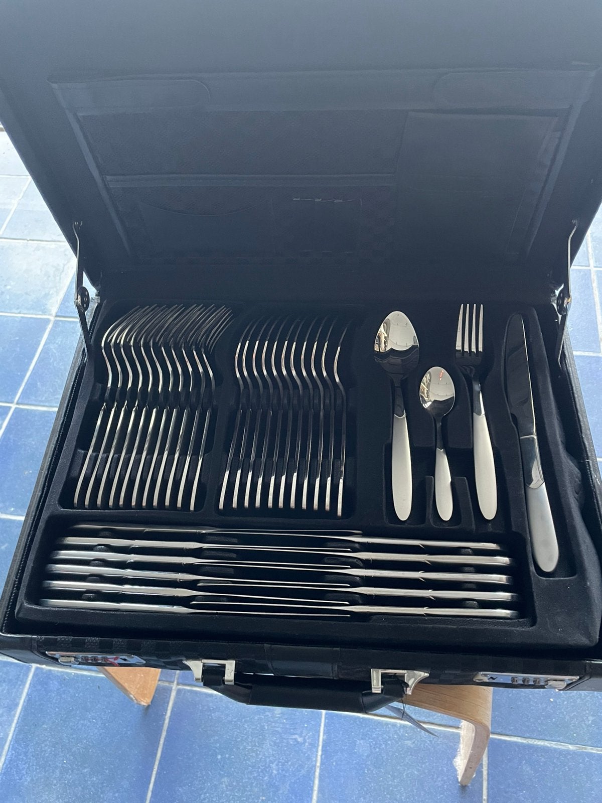 Nieuwe 72-delige bestekset - Masterline, Maison & Meubles, Cuisine | Couverts, Enlèvement, Autres marques, Inox ou Chrome, Neuf