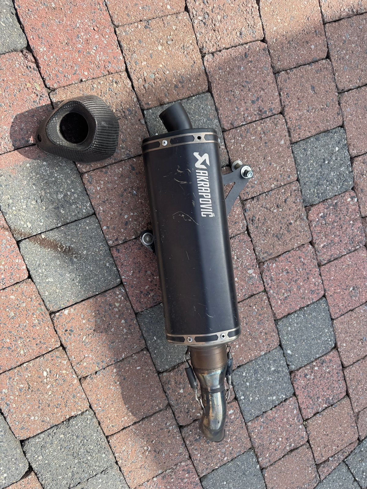 Akrapovic uitlaat Vespa GTS 125/300, Ophalen