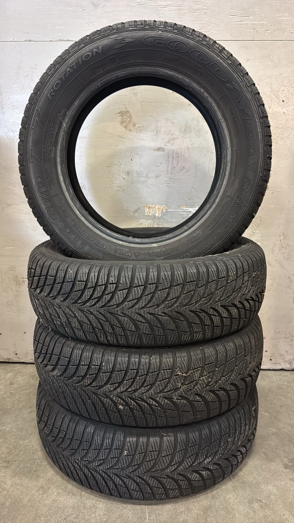 195-60-15 88T Goodyear Ultragrip 7 Winter banden - Set 30.35, Gebruikt, -, -, Band(en)
