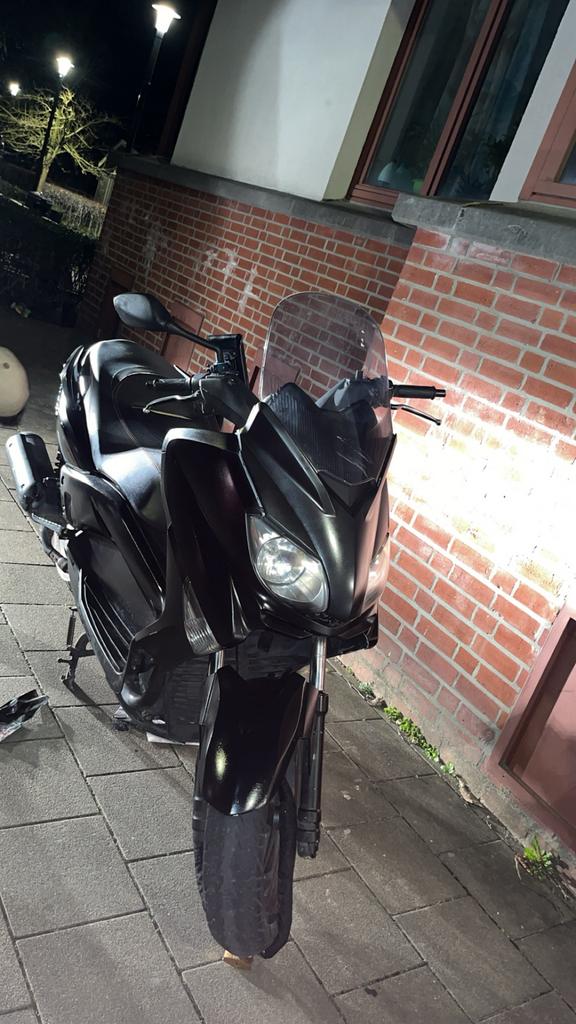Xmax 125, Motos, Particulier