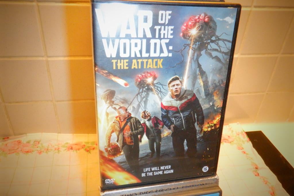 DVD War Of The Worlds:The Attack., CD & DVD, DVD | Science-Fiction & Fantasy, Comme neuf, Science-Fiction, À partir de 12 ans