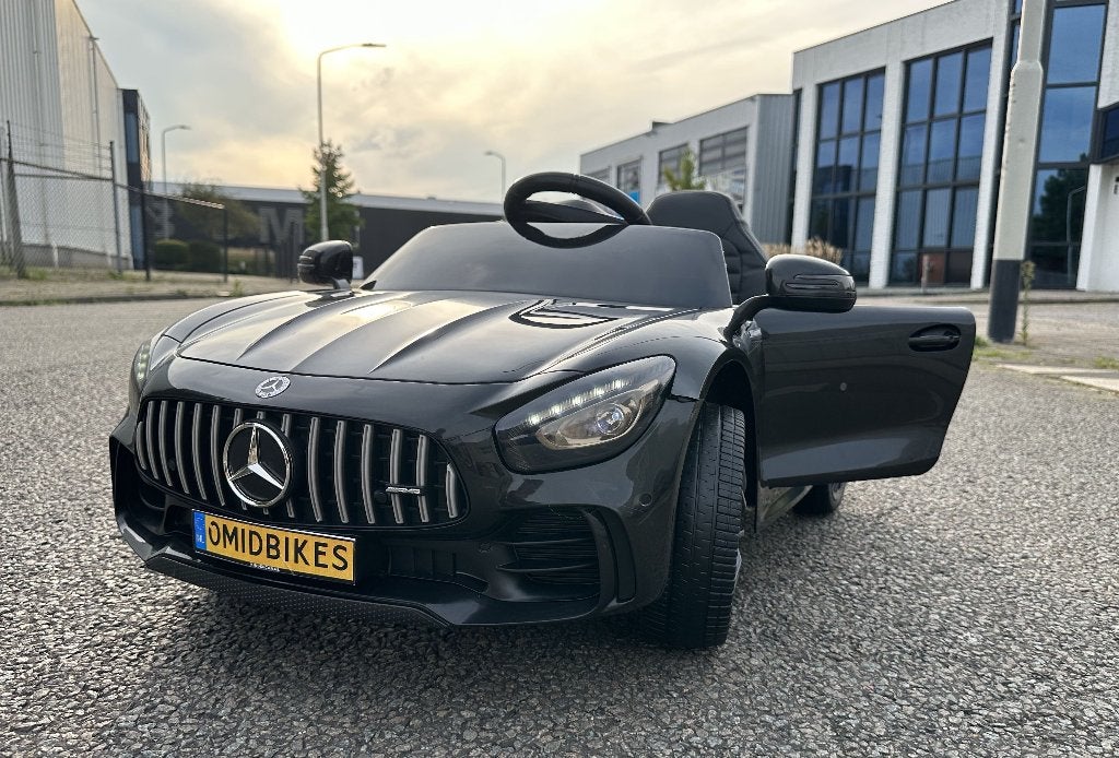 Mercedes GT-R AMG zwart 12V RC / Leder / Rubberban, MP3 AUX, Kinderen en Baby's, Ophalen of Verzenden, Nieuw
