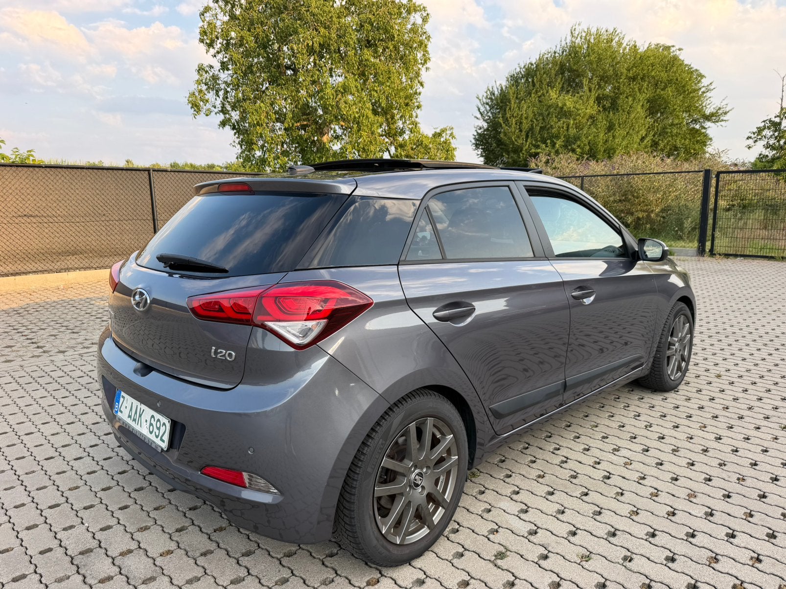 Hyundai i20 1.2 benzine km 100000 km, Auto's, Hyundai, Euro 6, Bedrijf, 5 deurs, Te koop