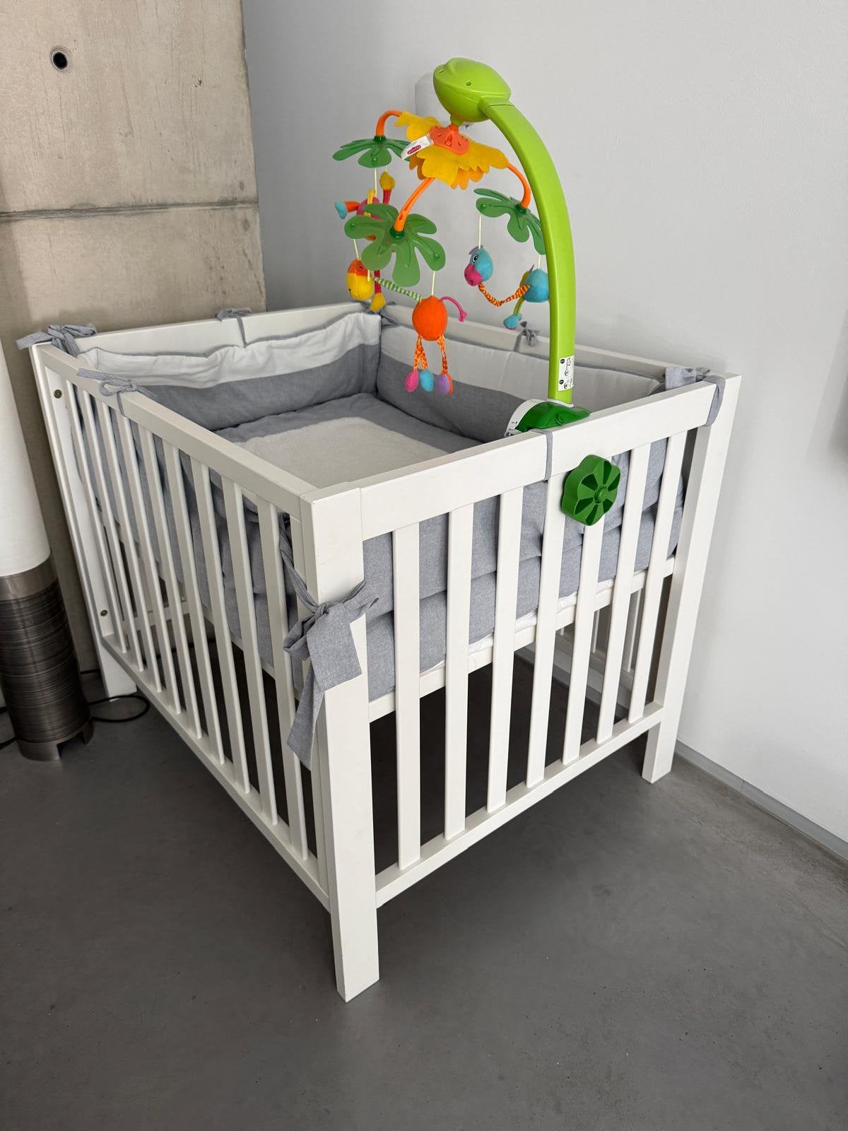 Automatische muziekmobiel babyTiny Love, Ophalen, Zo goed als nieuw, Mobiel, Met geluid