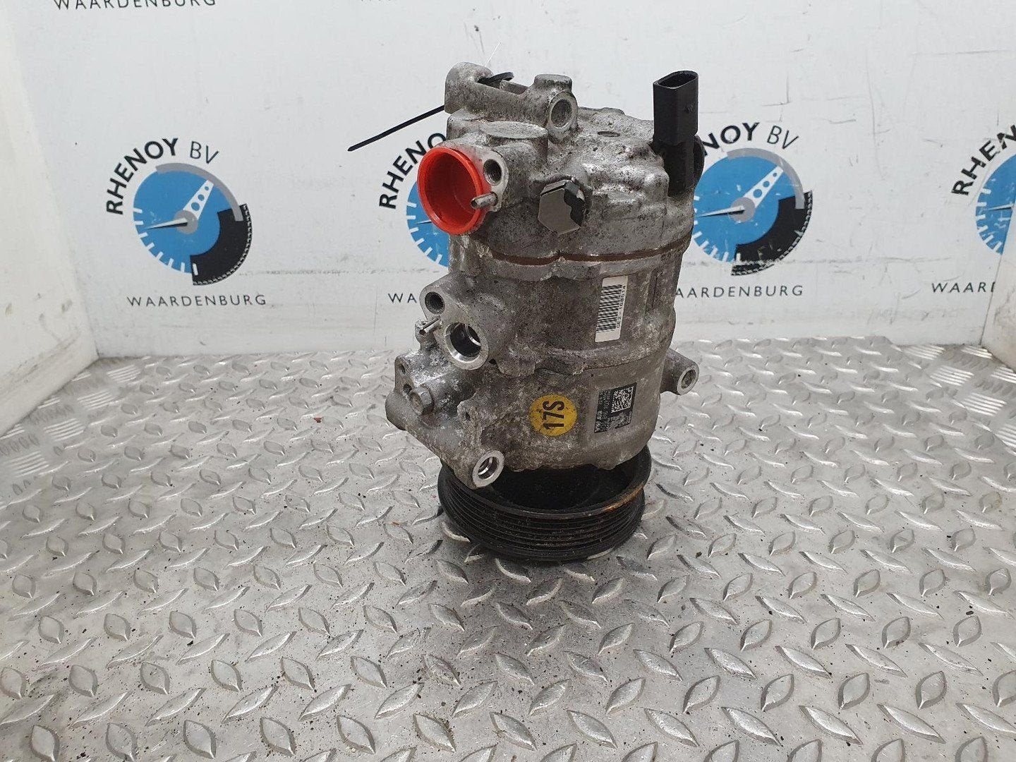 VOLKSWAGEN PASSAT 1.6 TDI Connected S.  AIRCO COMPRESSOR / A, Enlèvement ou Envoi, Utilisé, Stiba membre
