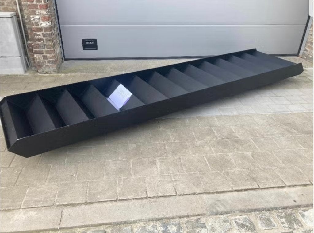 stalen/ metalen design trap, Doe-het-zelf en Bouw, Ladders en Trappen, Gebruikt, Trap, Ophalen