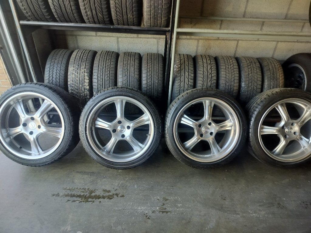 ALU VELGEN 18 INCH MET BANDEN 4X108, Autos : Pièces & Accessoires, Pneus & Jantes, Neuf, Pneus et Jantes, Véhicule de tourisme
